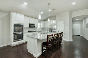 Kitchen/Breakfast Bar