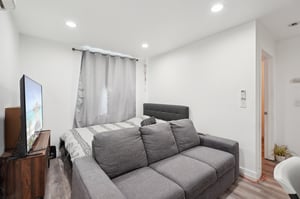 W 66th St-0105-009.jpg