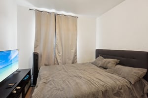 W 66th St-0105-015.jpg