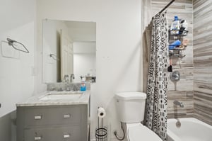 W 66th St-0105-016.jpg