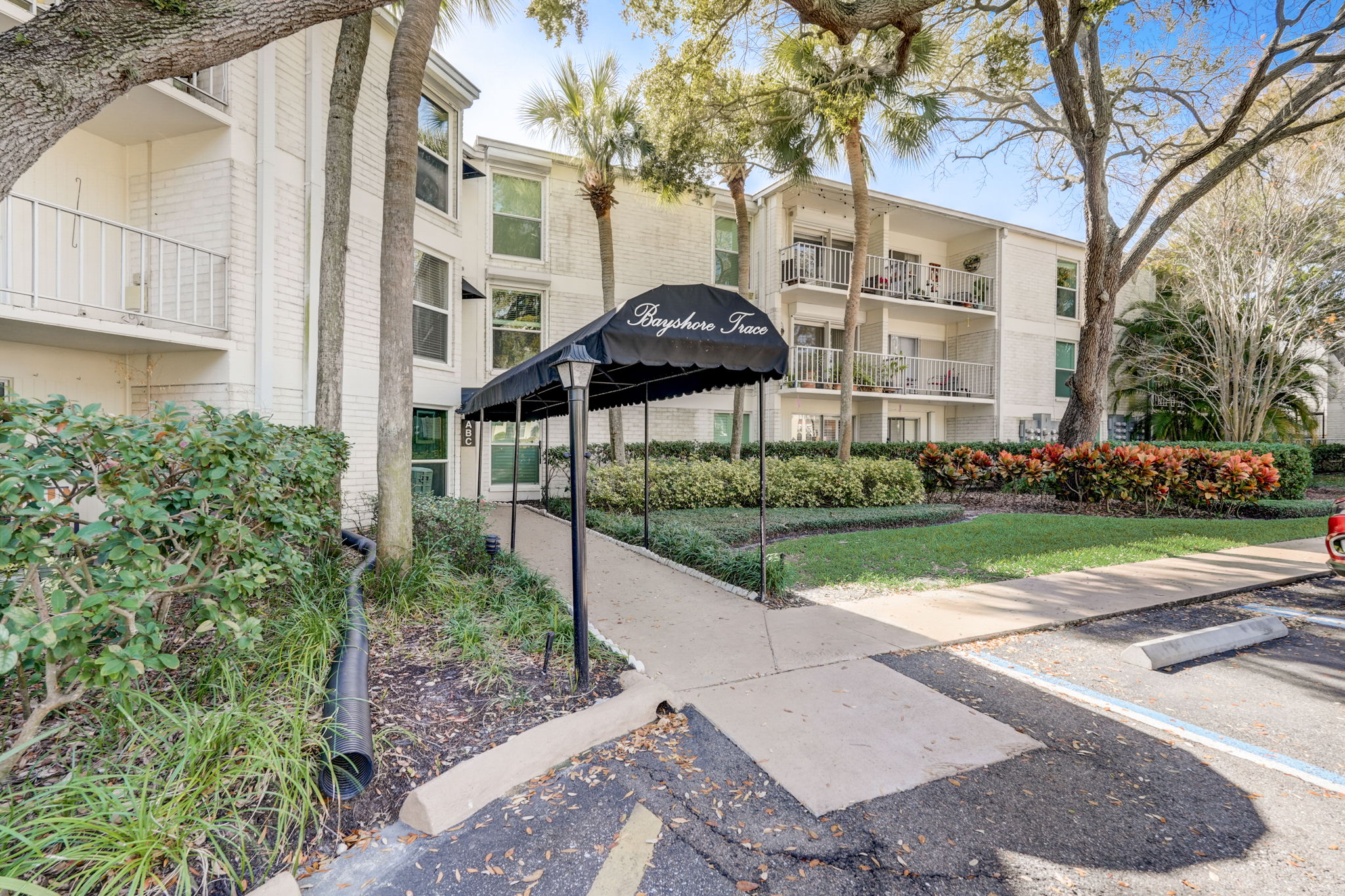 Bayshore Blvd B11-004