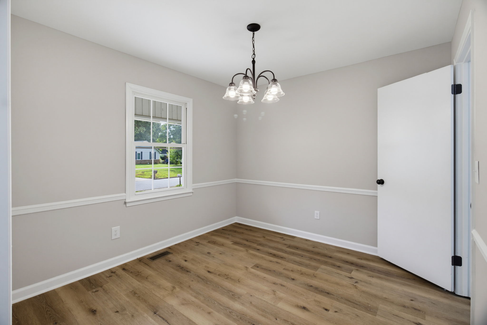3325 Colony Dr-9