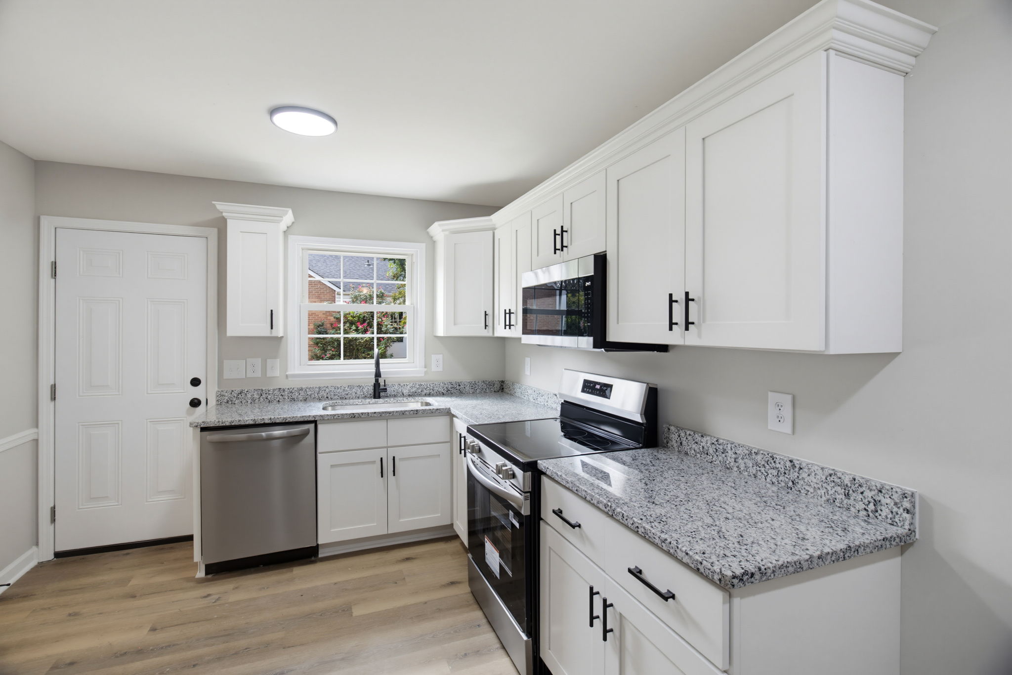 3325 Colony Dr-14