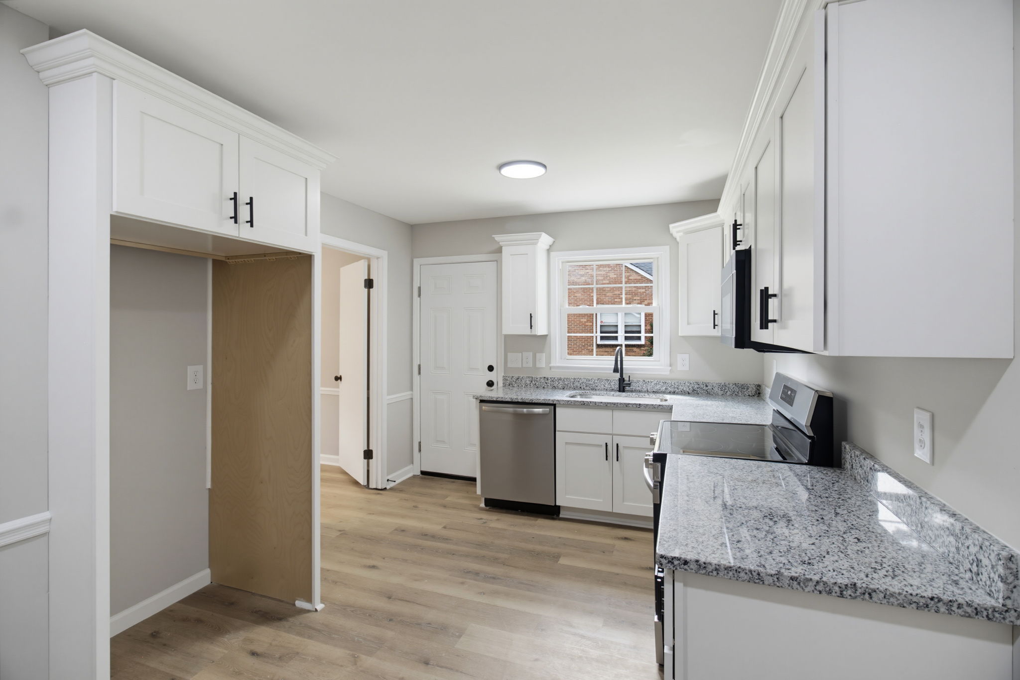 3325 Colony Dr-15