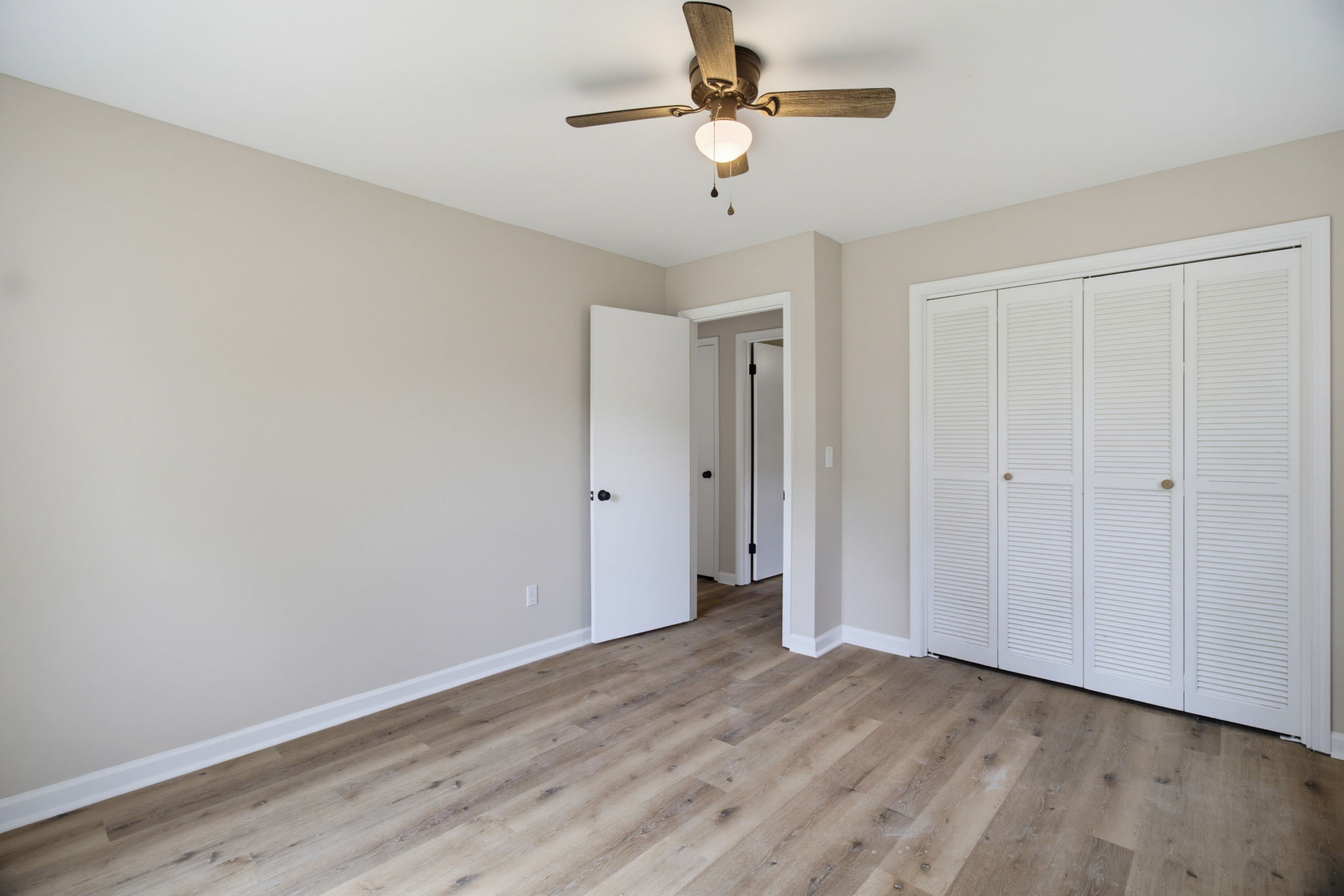 3325 Colony Dr-23