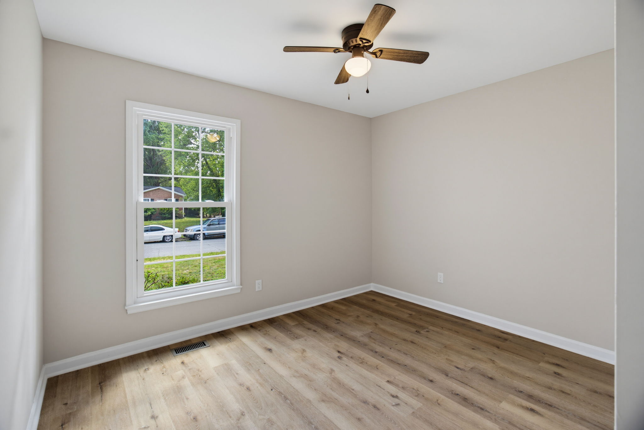 3325 Colony Dr-25
