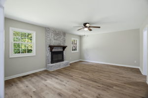 3325 Colony Dr-16