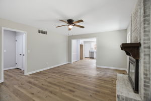3325 Colony Dr-18