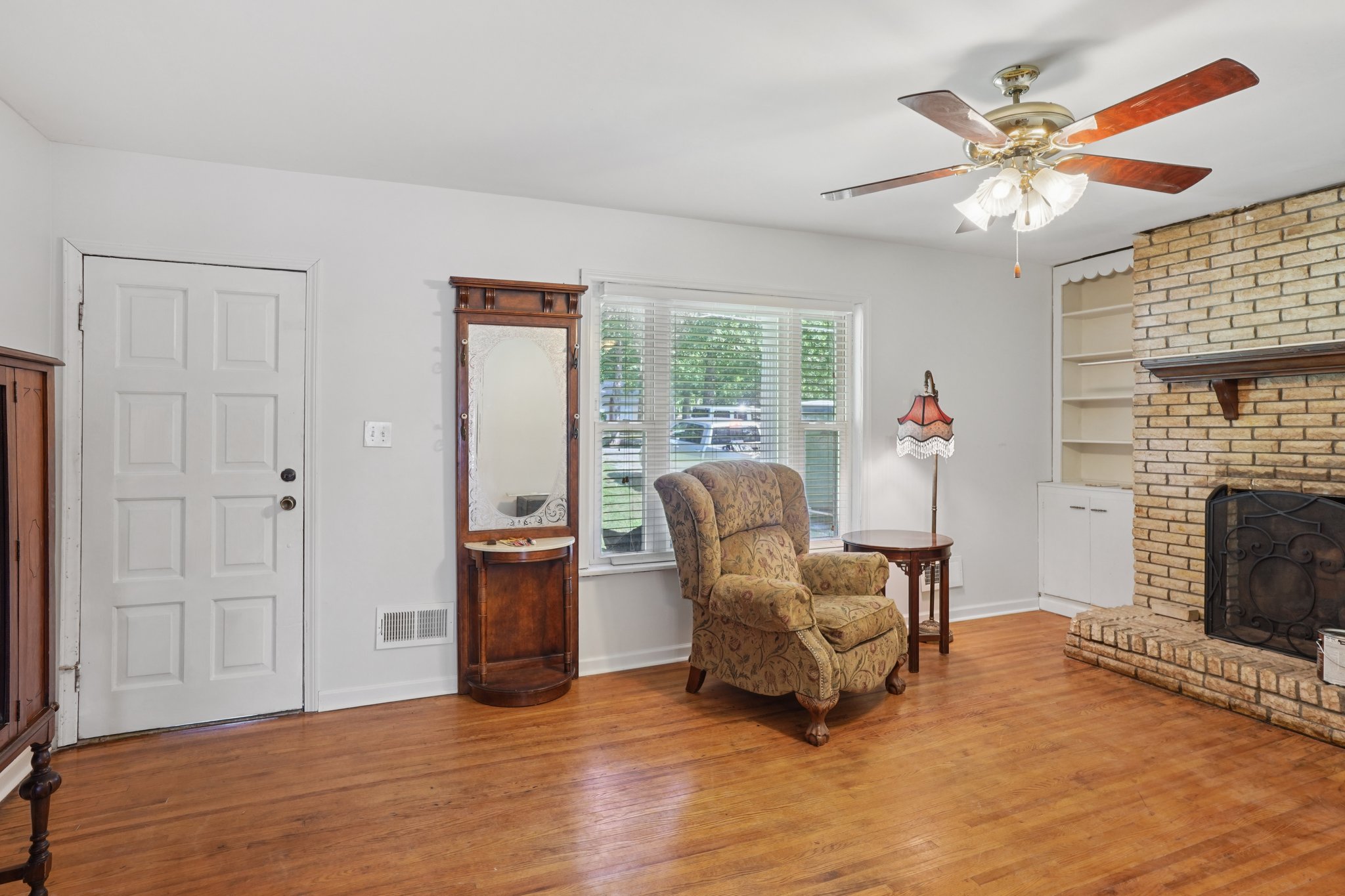 Fairview Dr-S3007-005.jpg