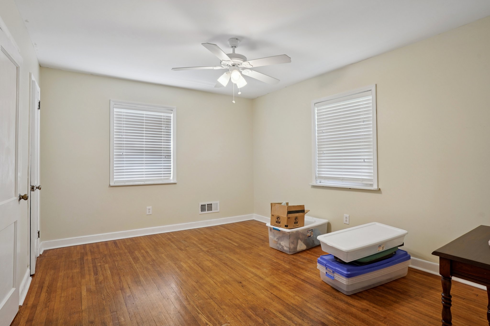 Fairview Dr-S3007-021.jpg