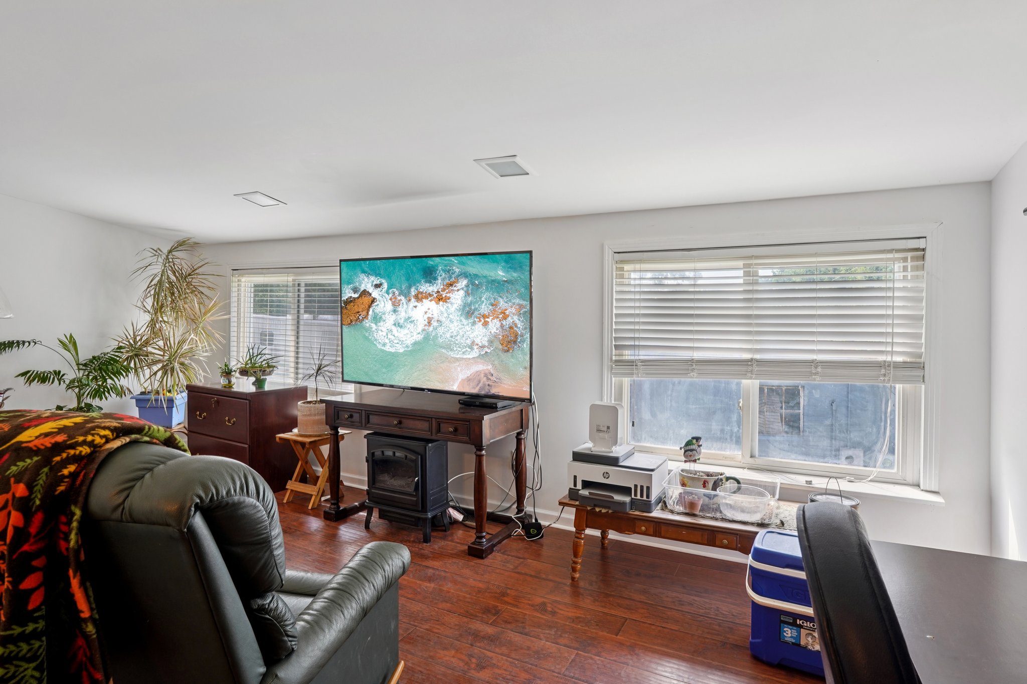 Fairview Dr-S3007-025.jpg