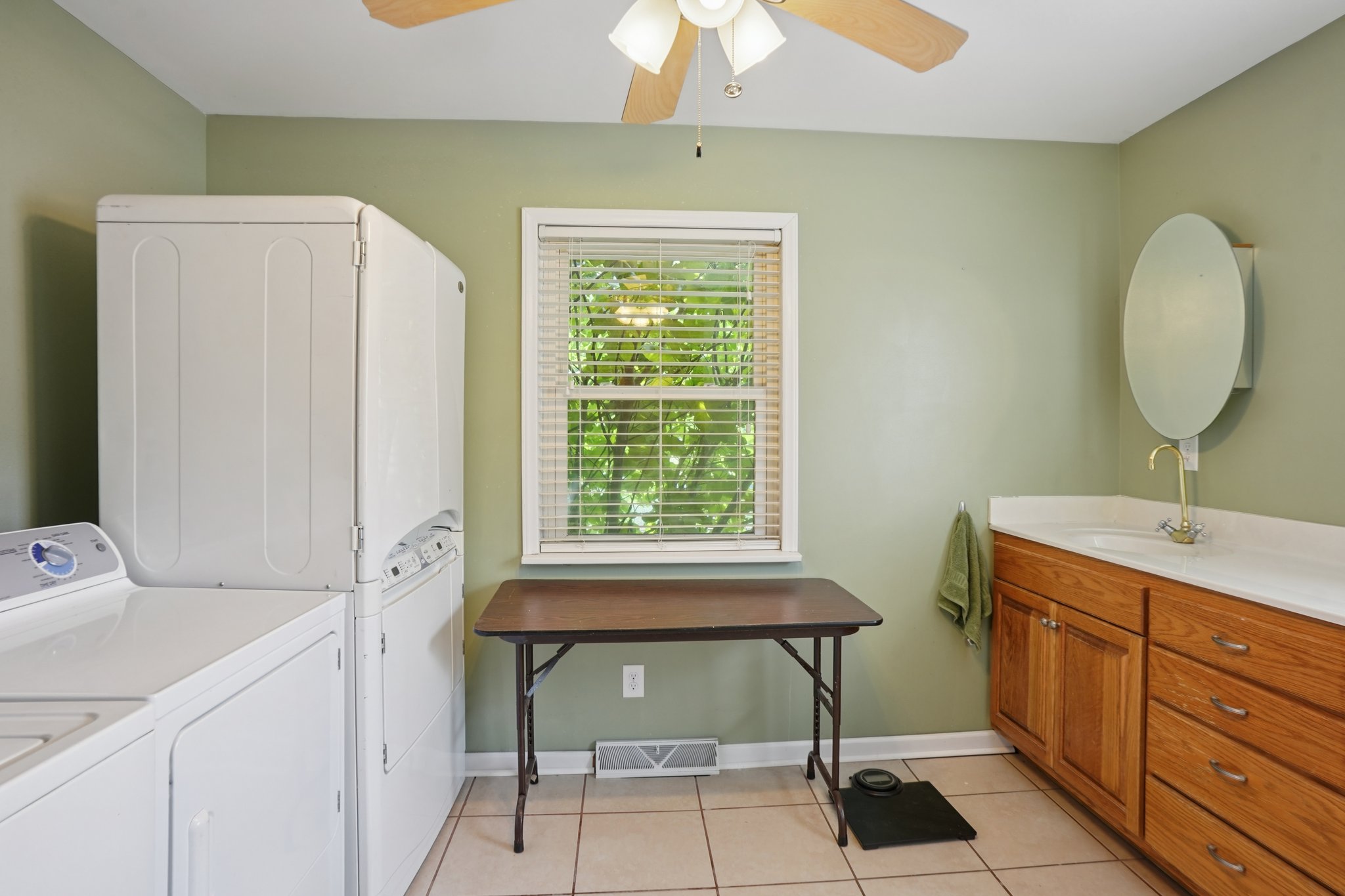 Fairview Dr-S3007-029.jpg