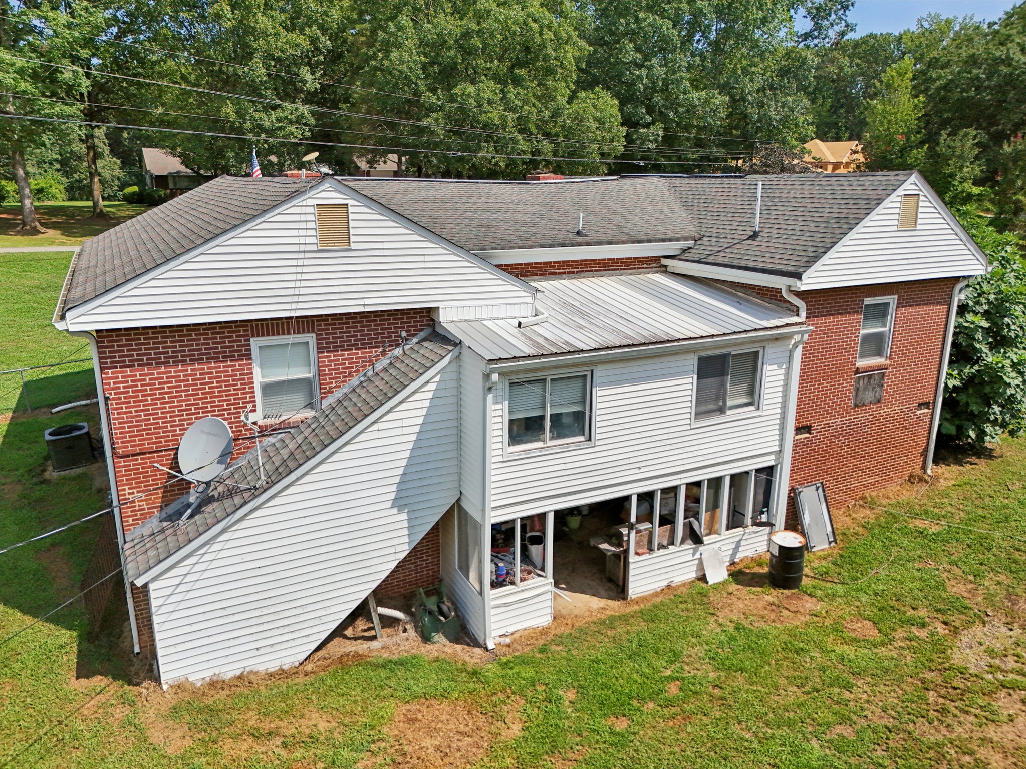 Fairview Dr-S3007-061.jpg