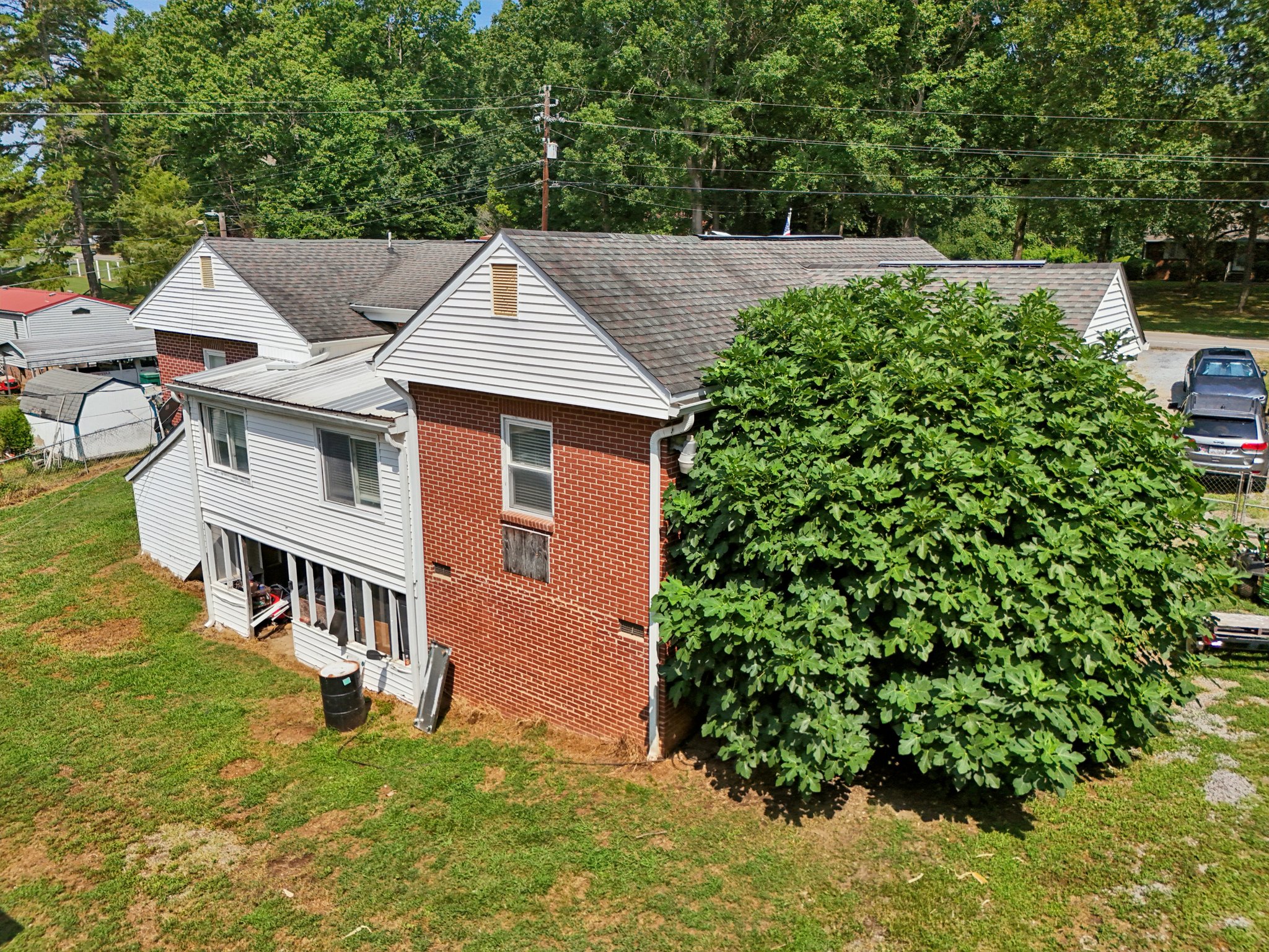 Fairview Dr-S3007-062.jpg