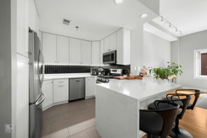 3325 N Lincoln Ave, Chicago, IL 60657_005