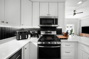3325 N Lincoln Ave, Chicago, IL 60657_008