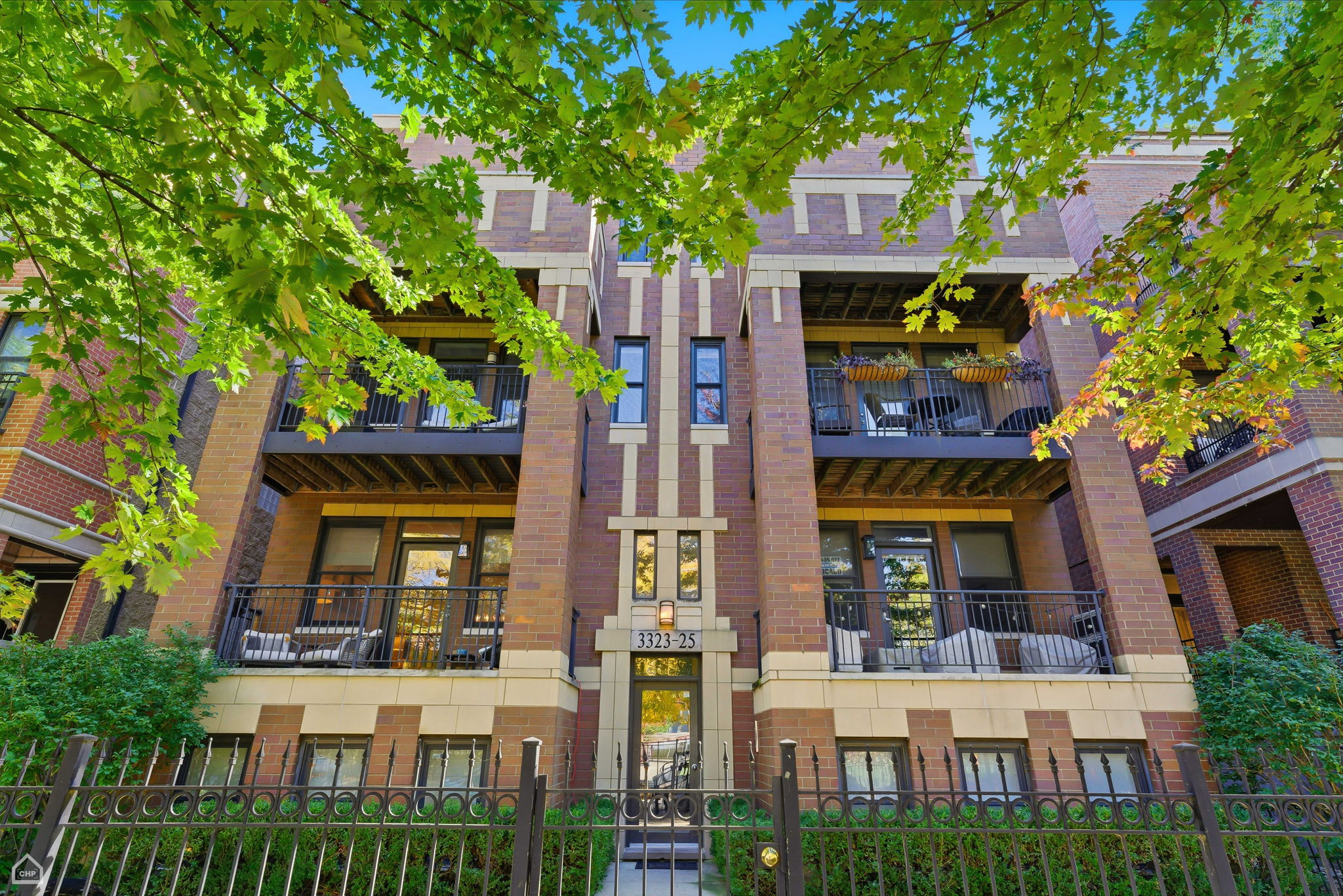 3325 N Seminary Ave 1N - Matt Liss_CHP2025_001