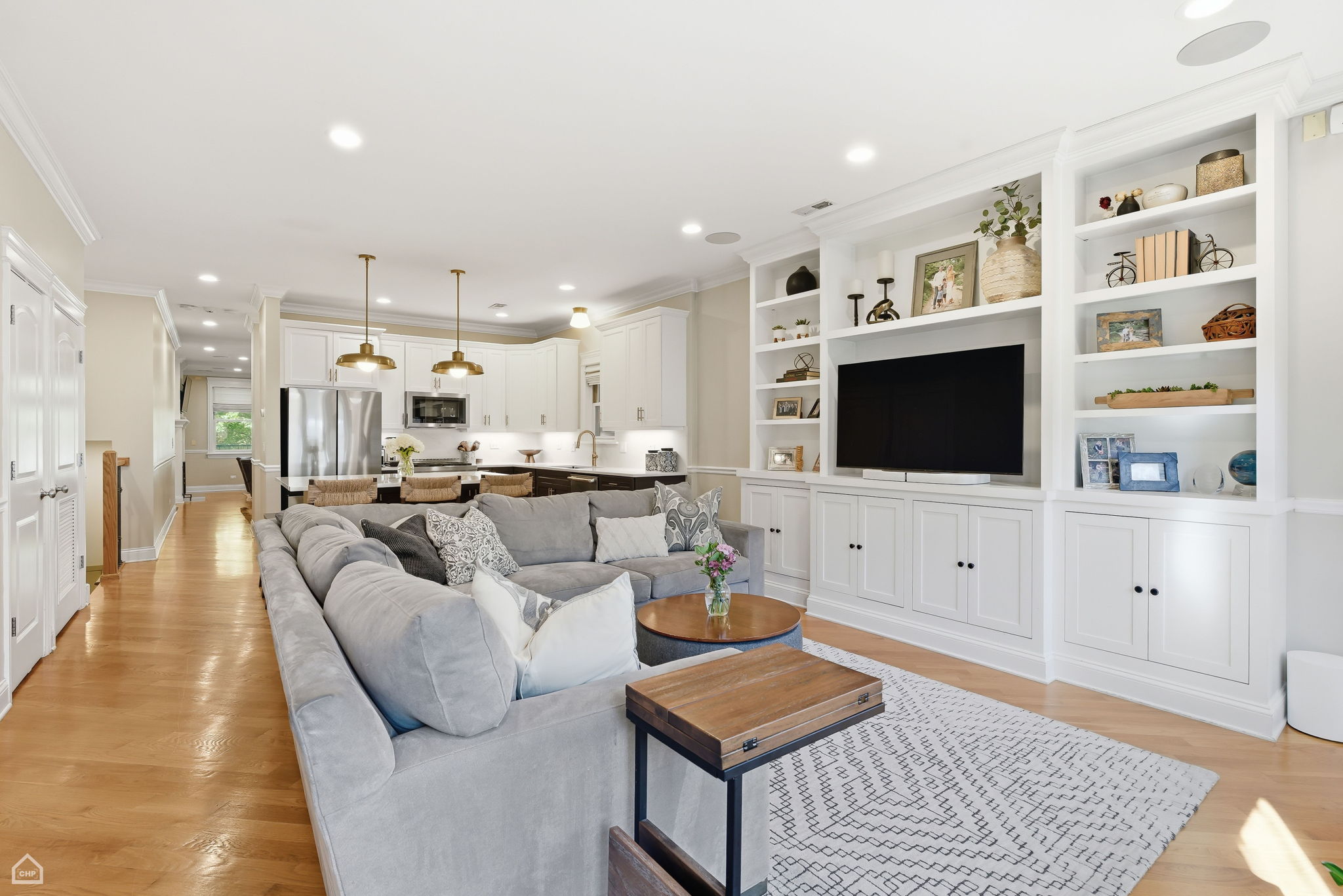 3325 N Seminary Ave 1N - Matt Liss_CHP2025_006