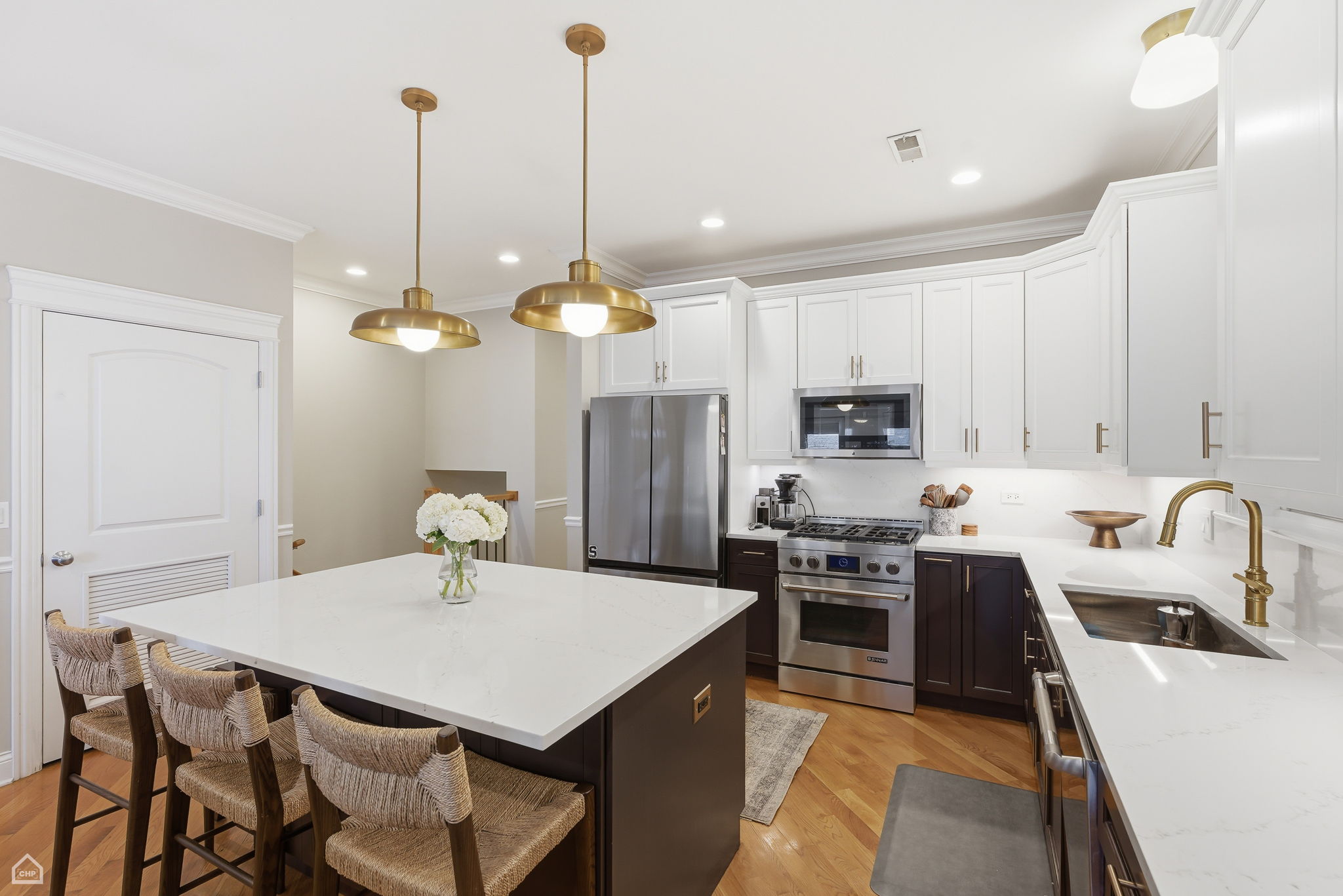 3325 N Seminary Ave 1N - Matt Liss_CHP2025_012