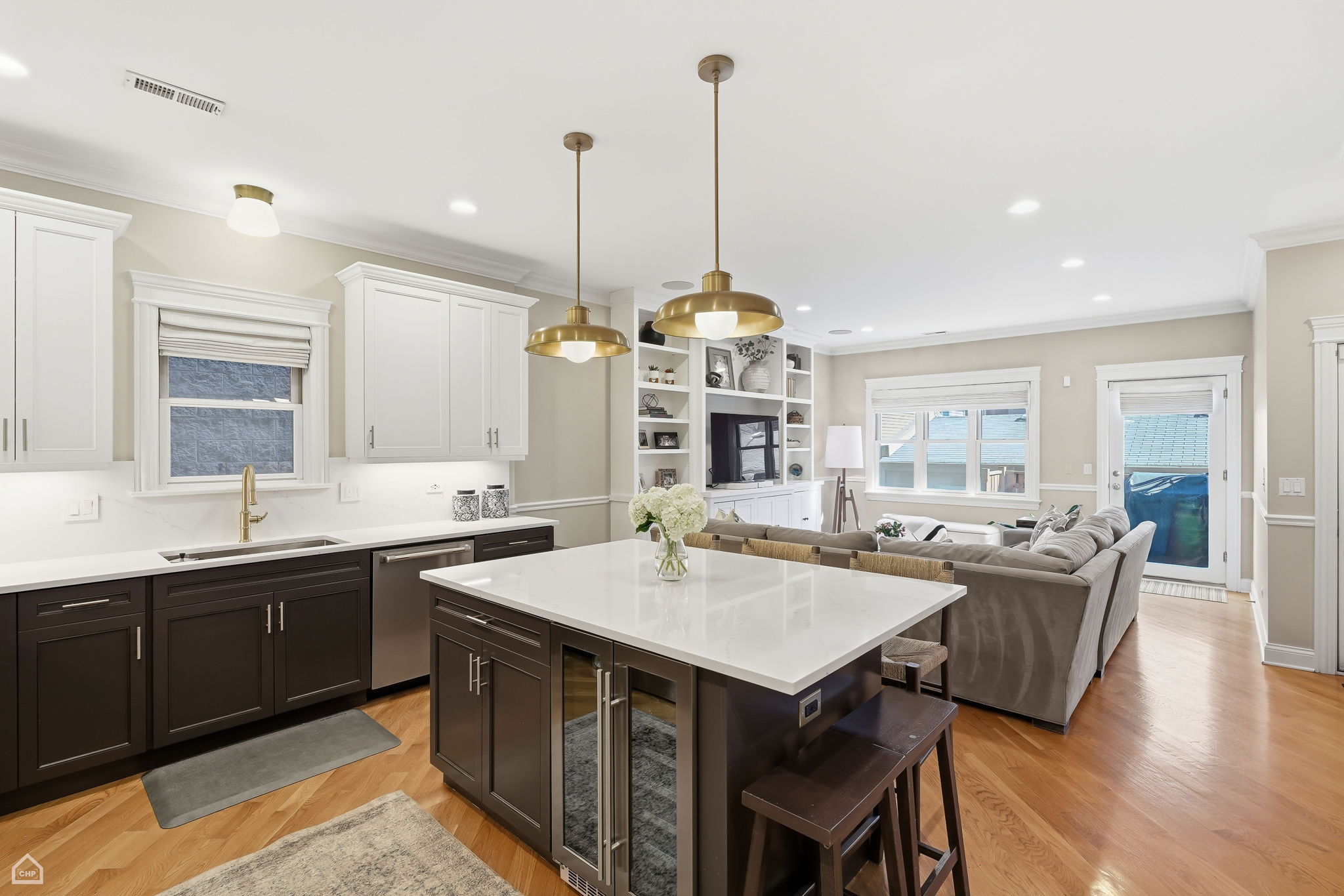 3325 N Seminary Ave 1N - Matt Liss_CHP2025_015