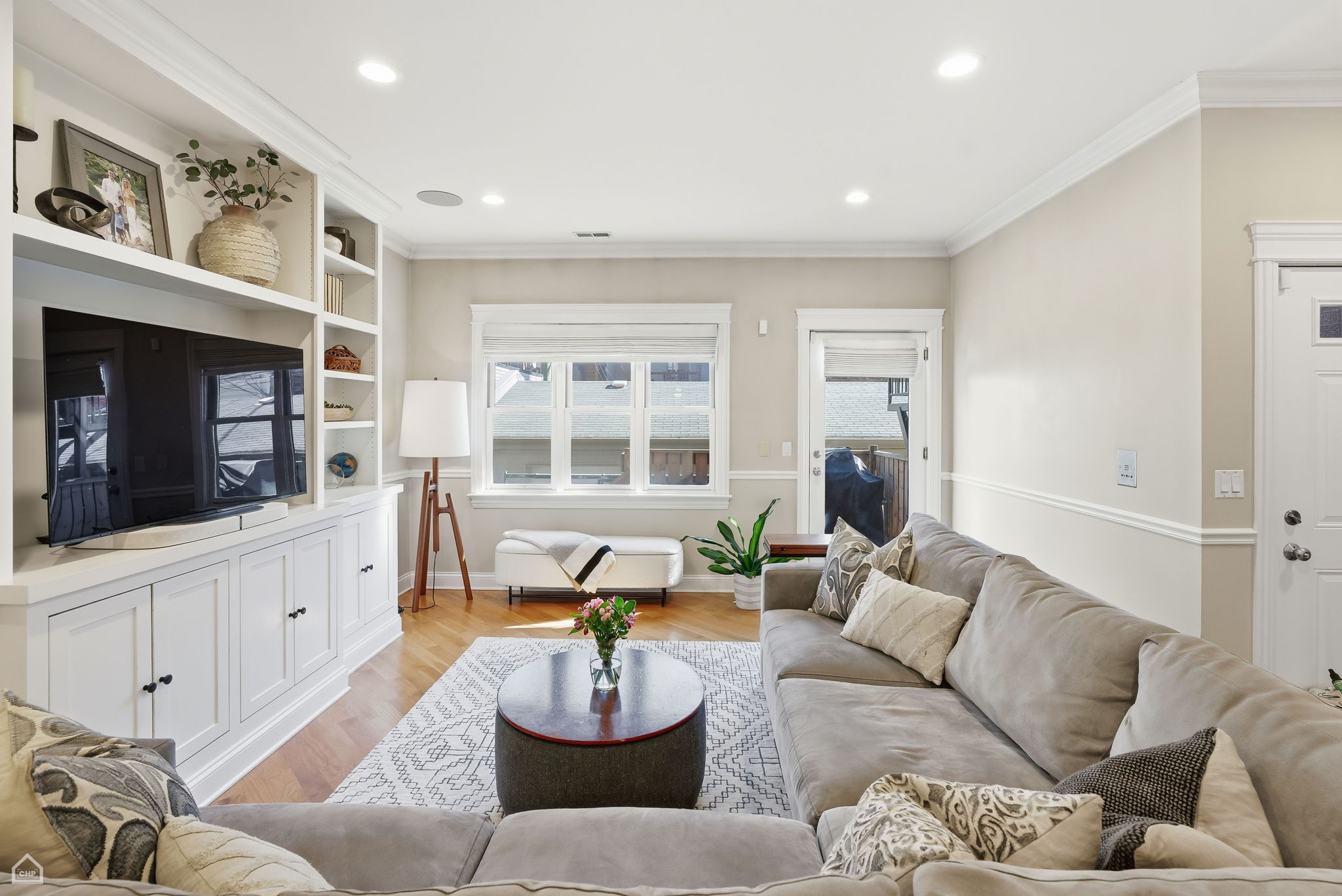 3325 N Seminary Ave 1N - Matt Liss_CHP2025_017