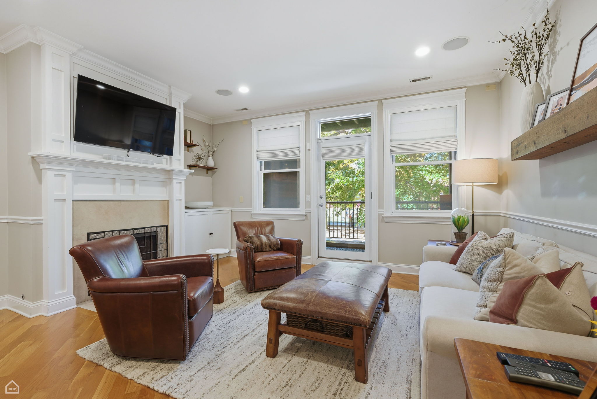 3325 N Seminary Ave 1N - Matt Liss_CHP2025_021