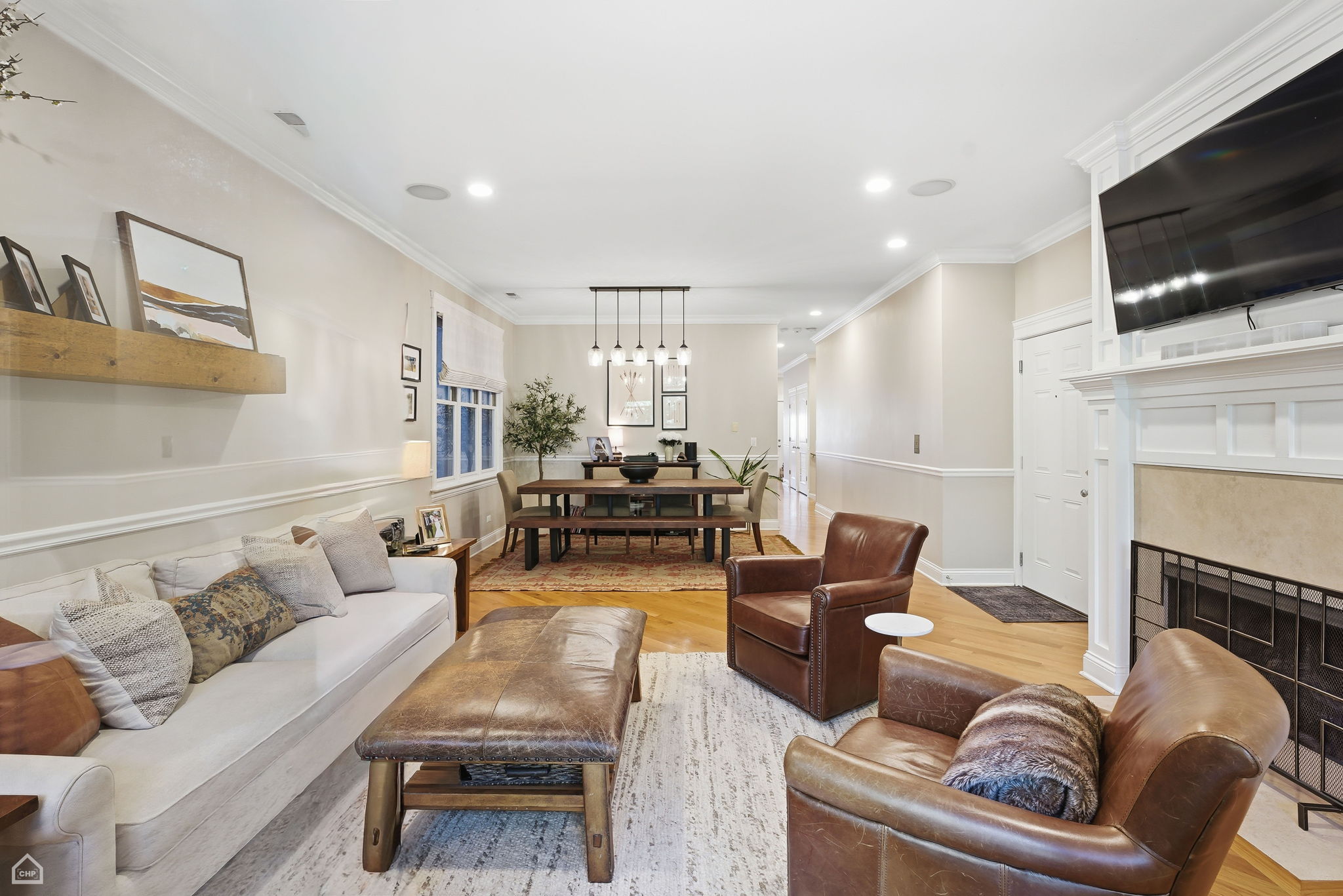 3325 N Seminary Ave 1N - Matt Liss_CHP2025_025