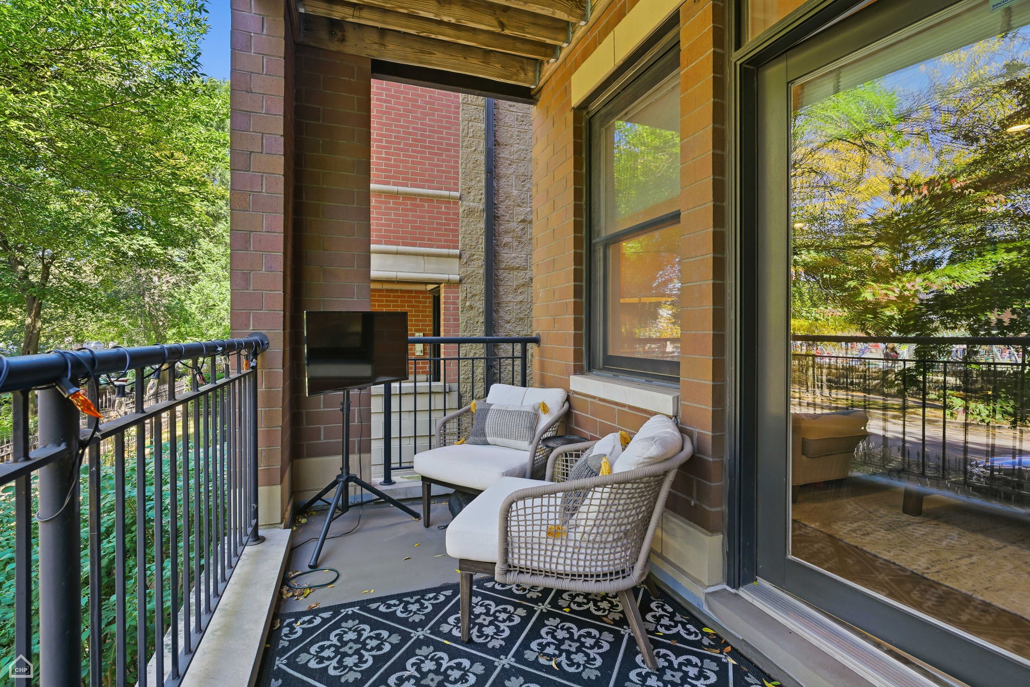 3325 N Seminary Ave 1N - Matt Liss_CHP2025_026