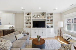 3325 N Seminary Ave 1N - Matt Liss_CHP2025_009