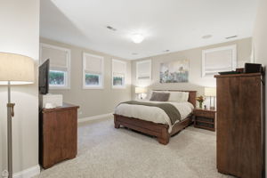 3325 N Seminary Ave 1N - Matt Liss_CHP2025_032