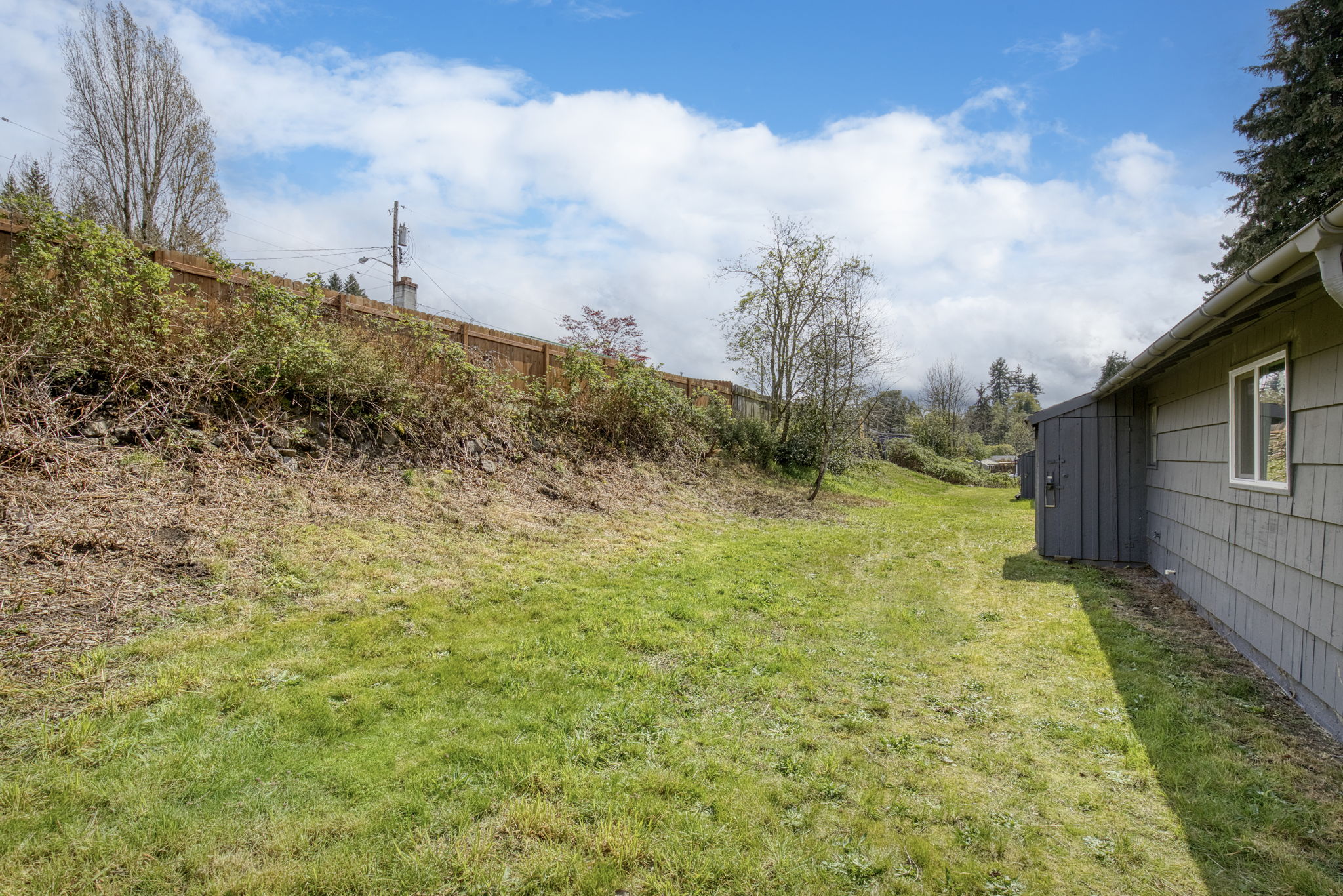 Spacious backyard!