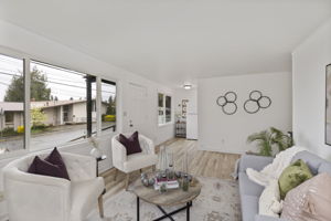 3326 - Looking on towards kitchen.