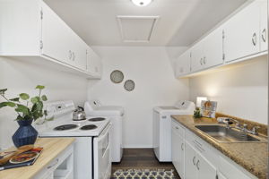 3328 - In unit laundry!