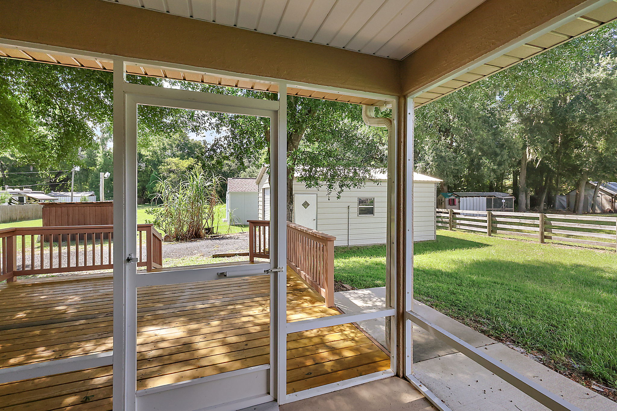 Screened-in Porch