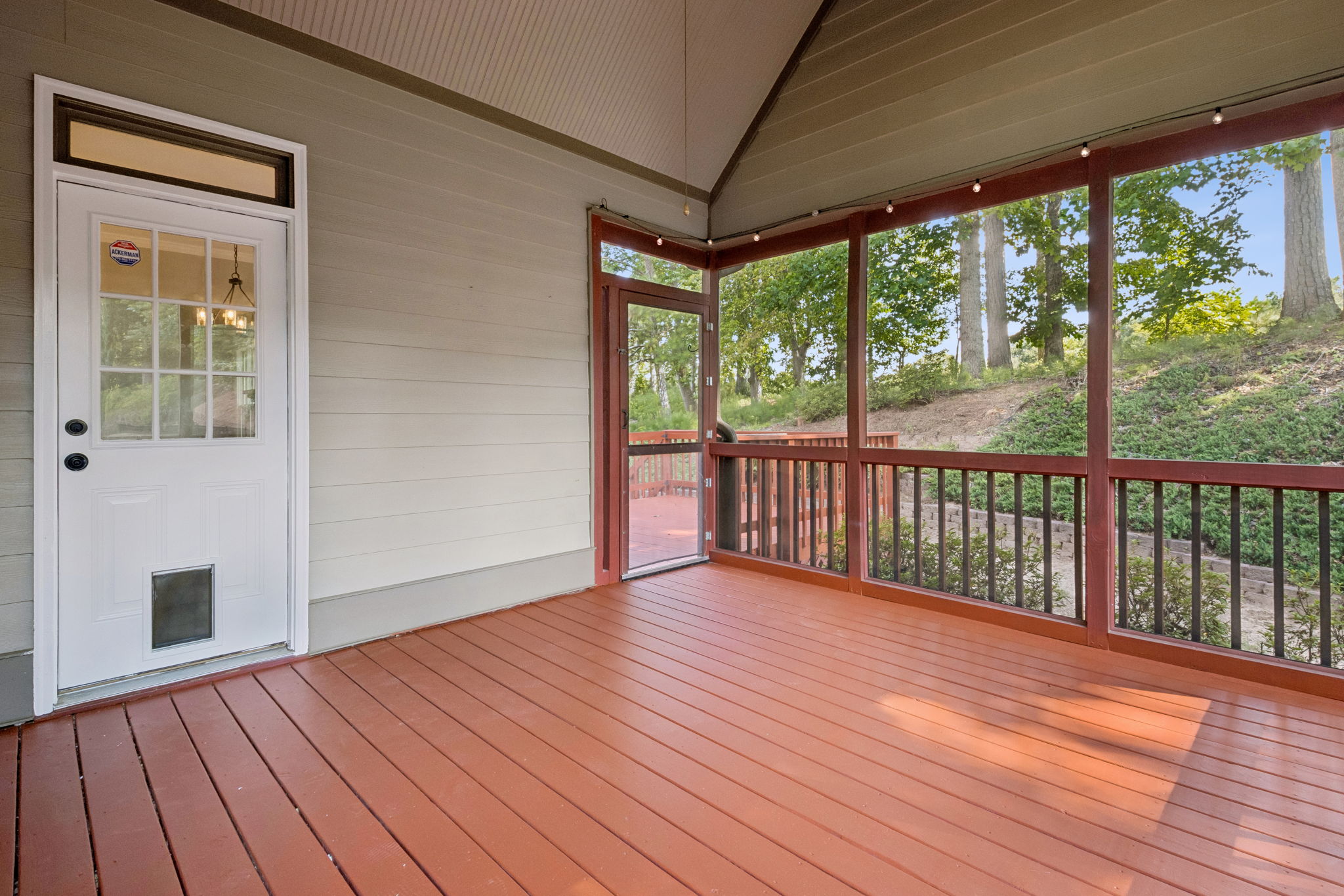 Screened-in Porch