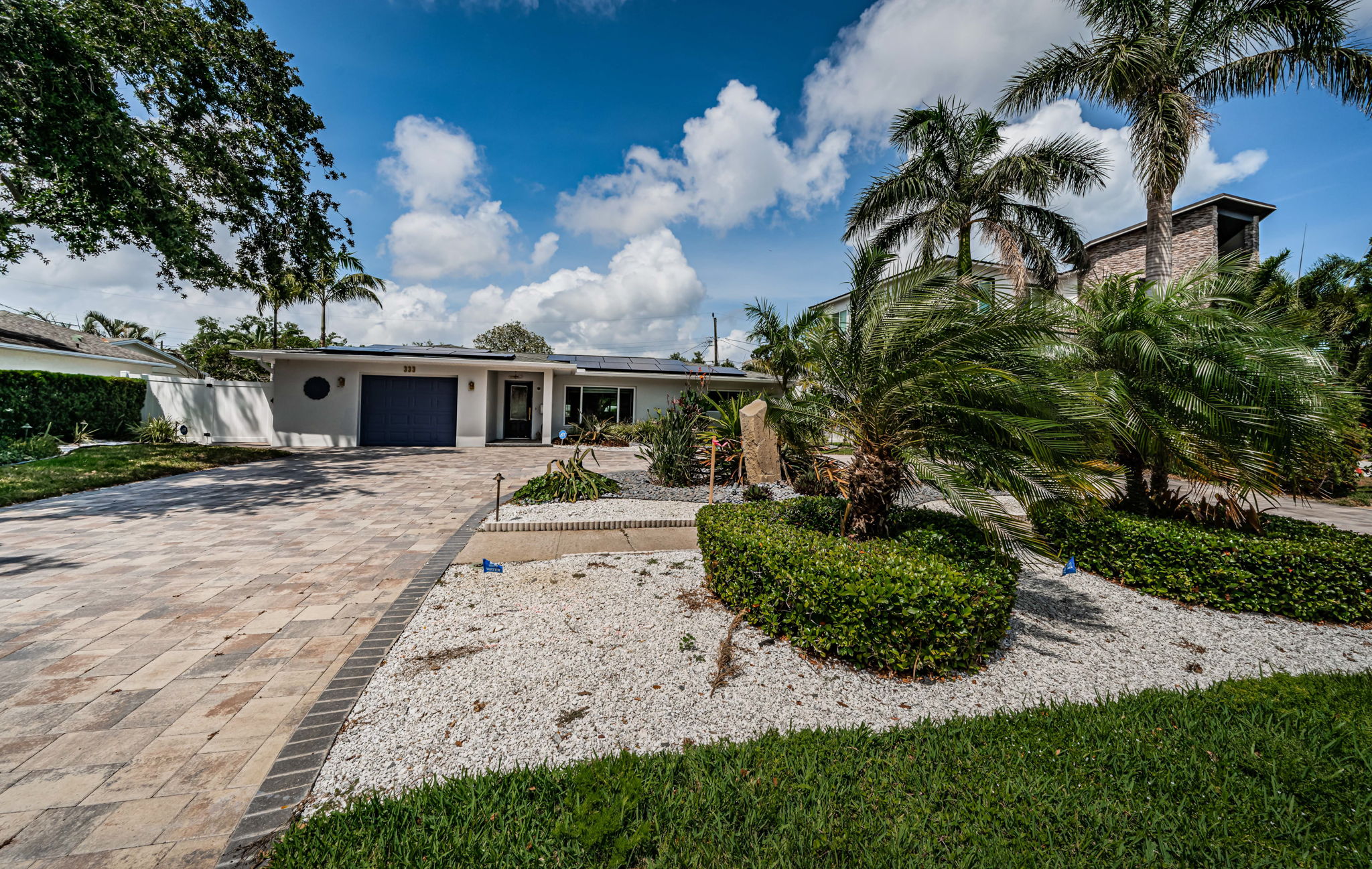 Front Exterior5