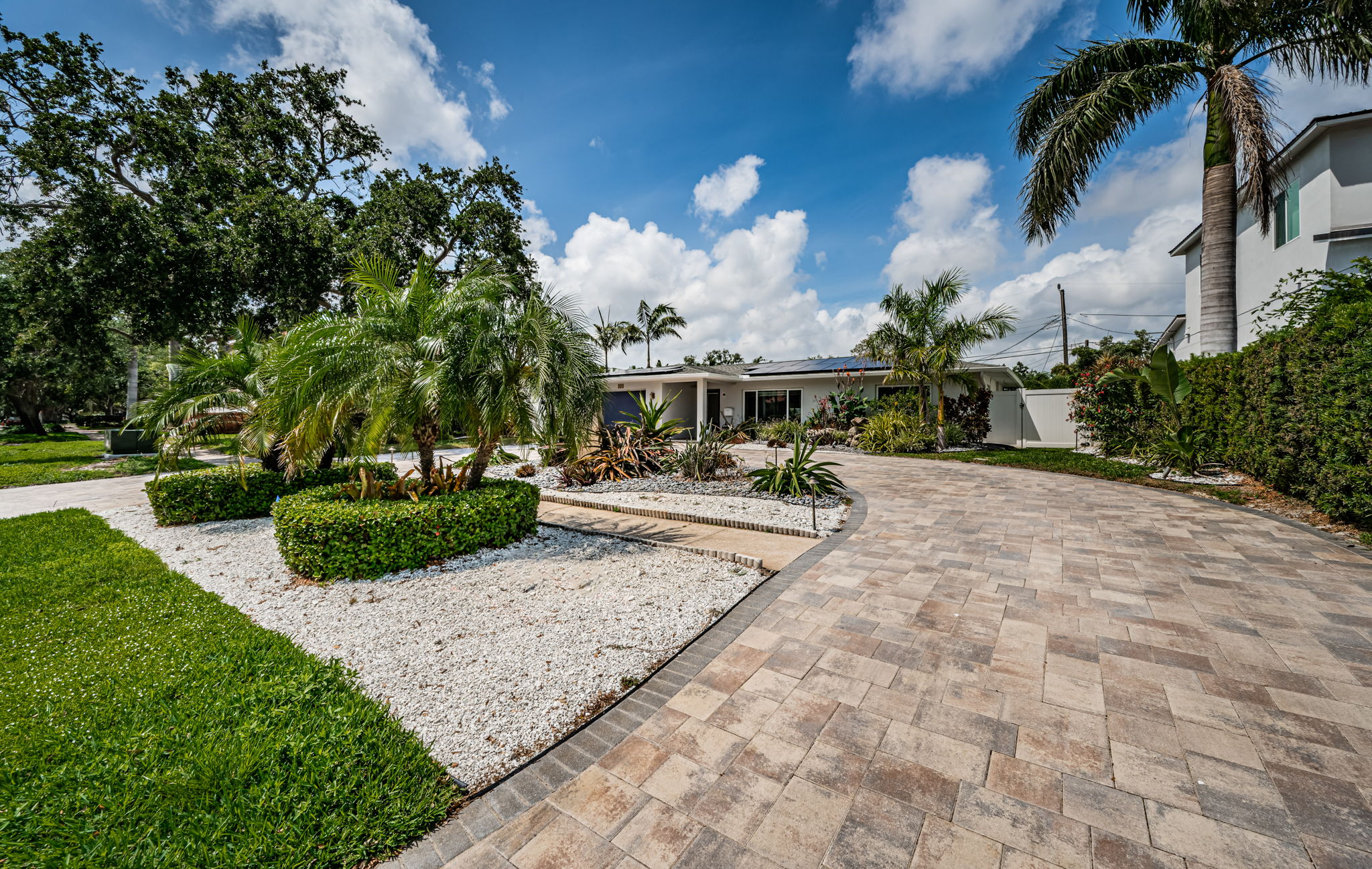 Front Exterior6