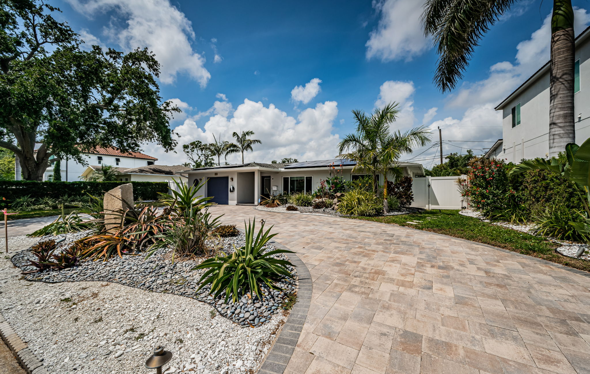 Front Exterior7