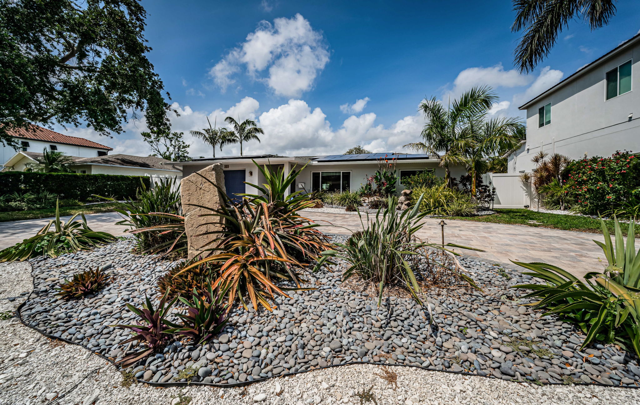 Front Exterior9