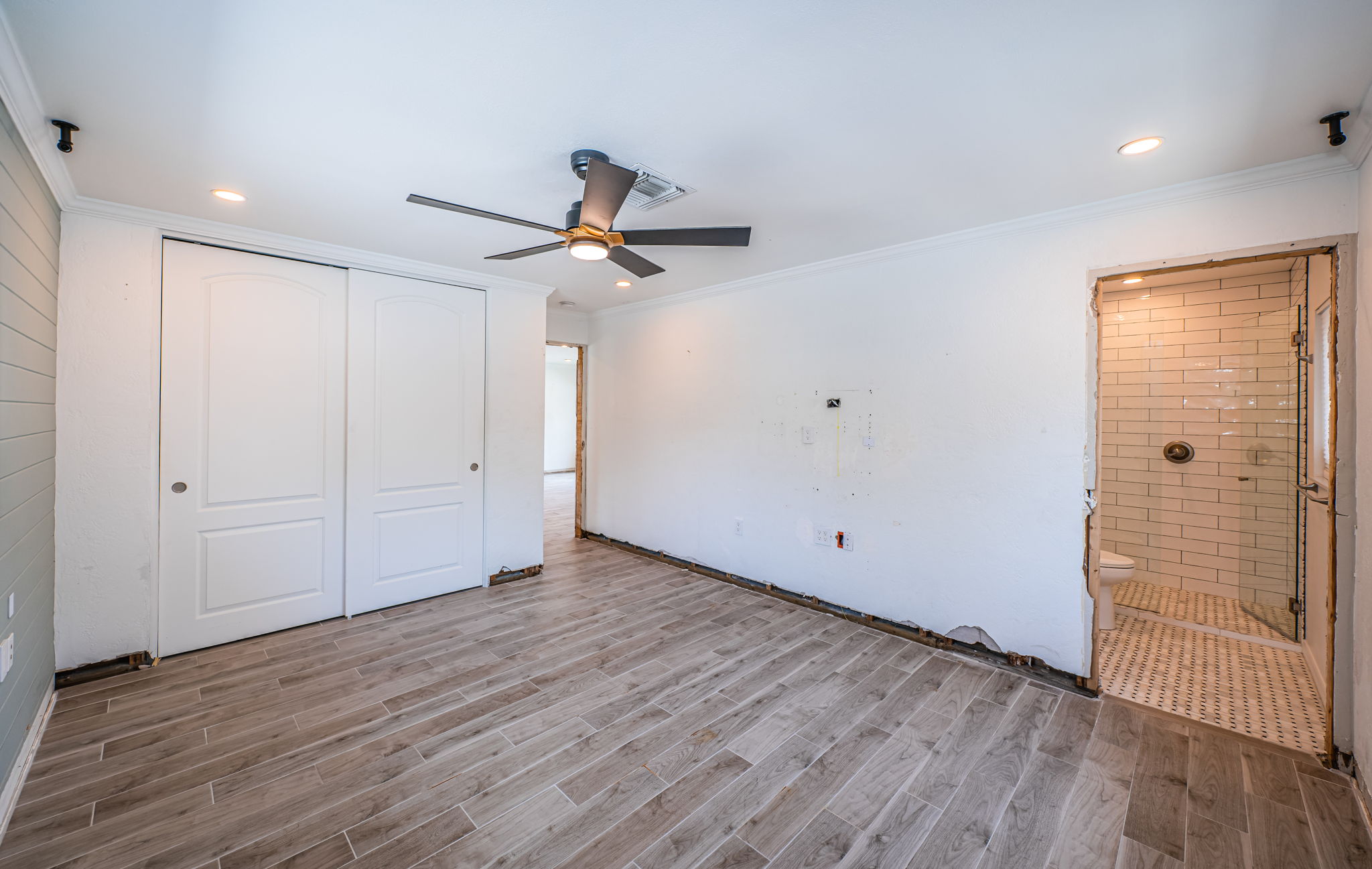 Master Bedroom1c-3