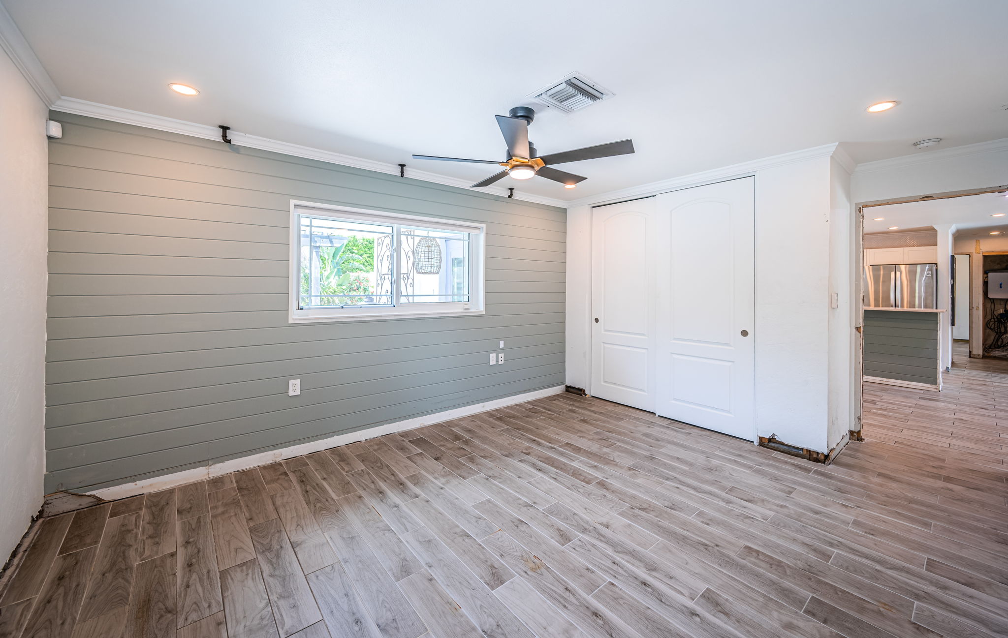 Master Bedroom1d-3
