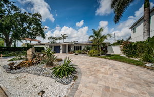 Front Exterior7