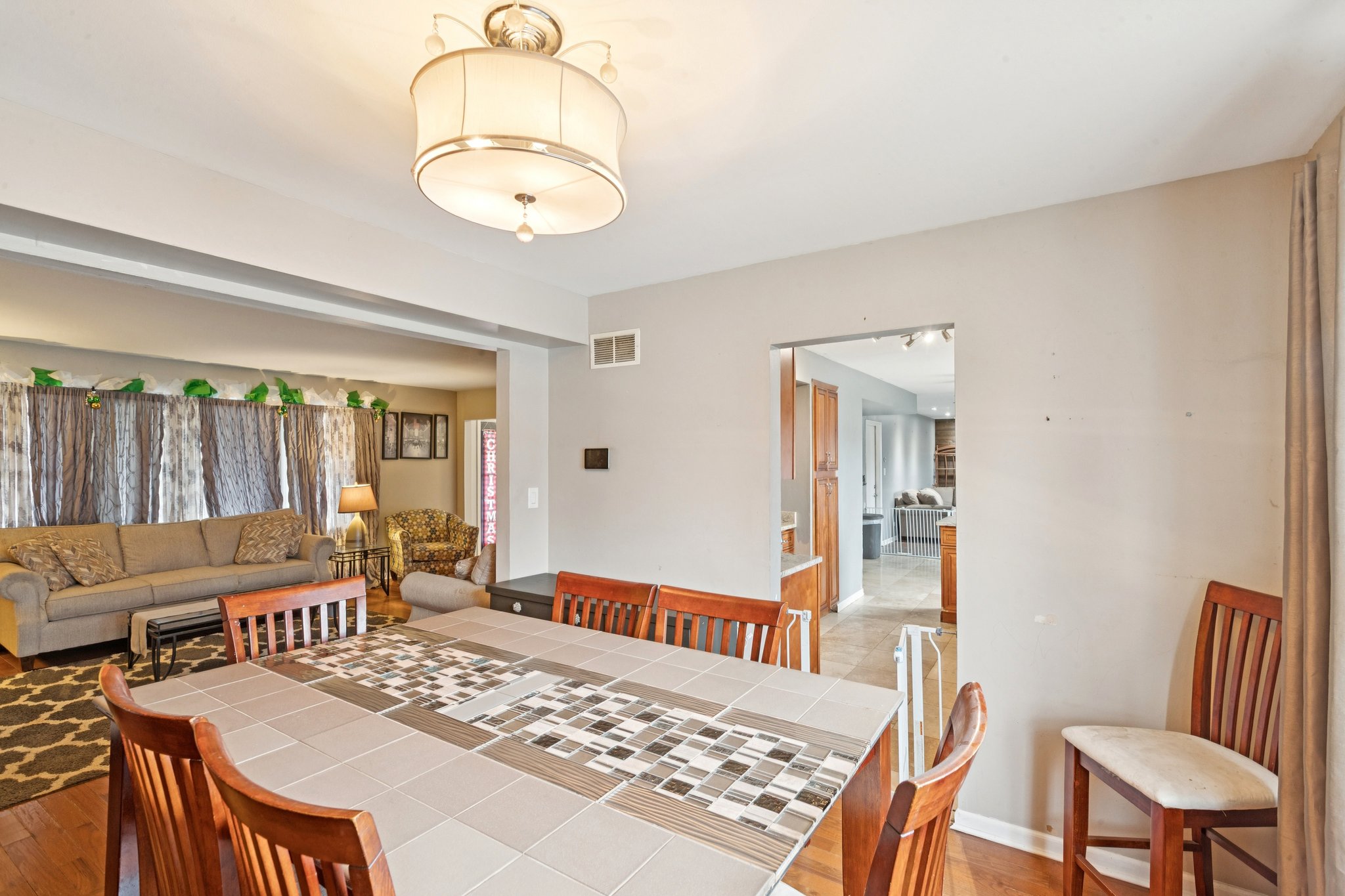 Grosvenor Ct-S1203-012.jpg