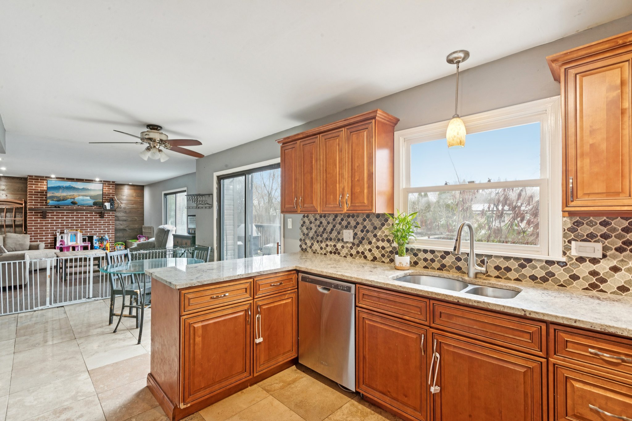 Grosvenor Ct-S1203-017.jpg