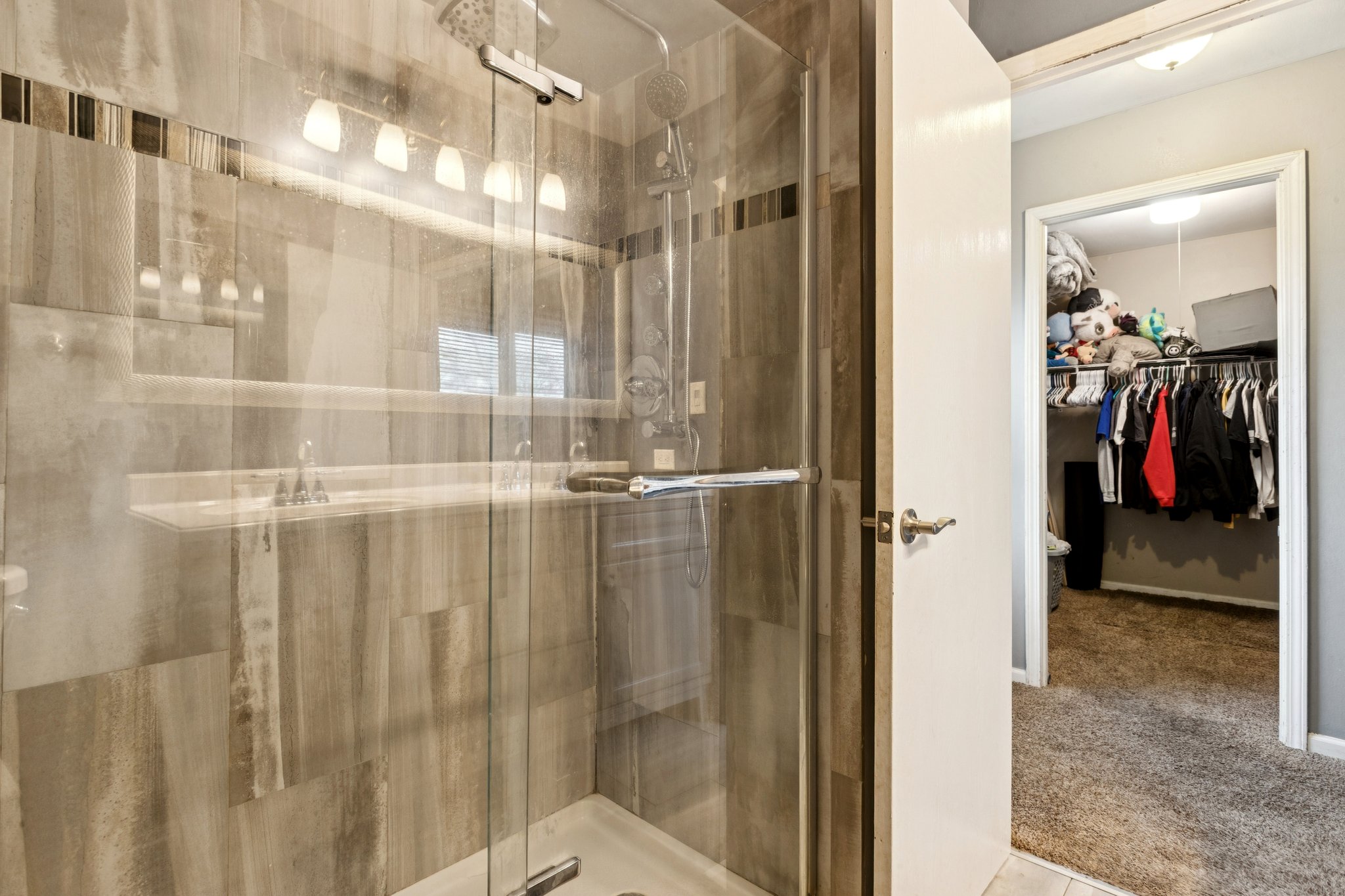 Grosvenor Ct-S1203-035.jpg