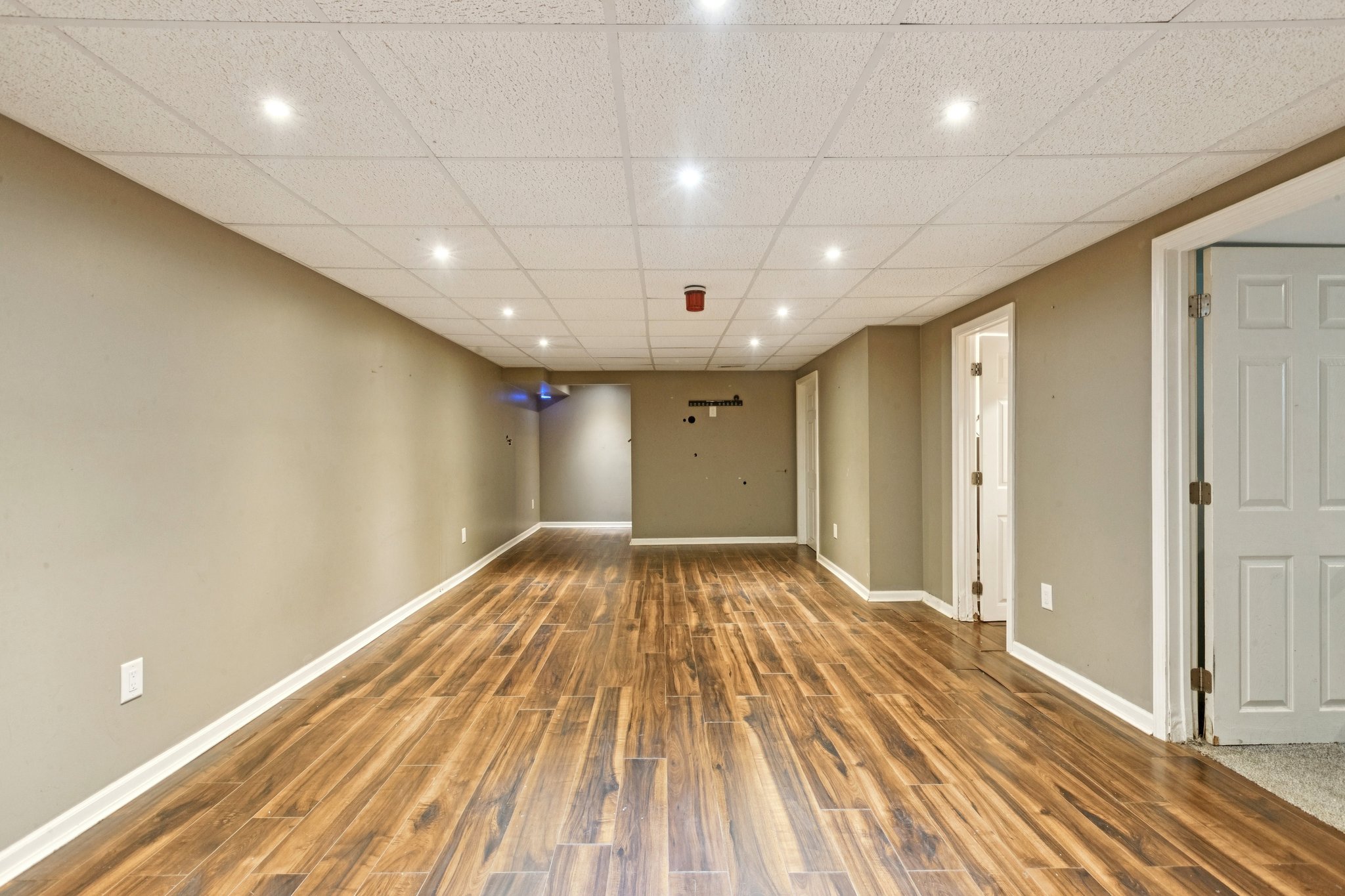 Grosvenor Ct-S1203-037.jpg