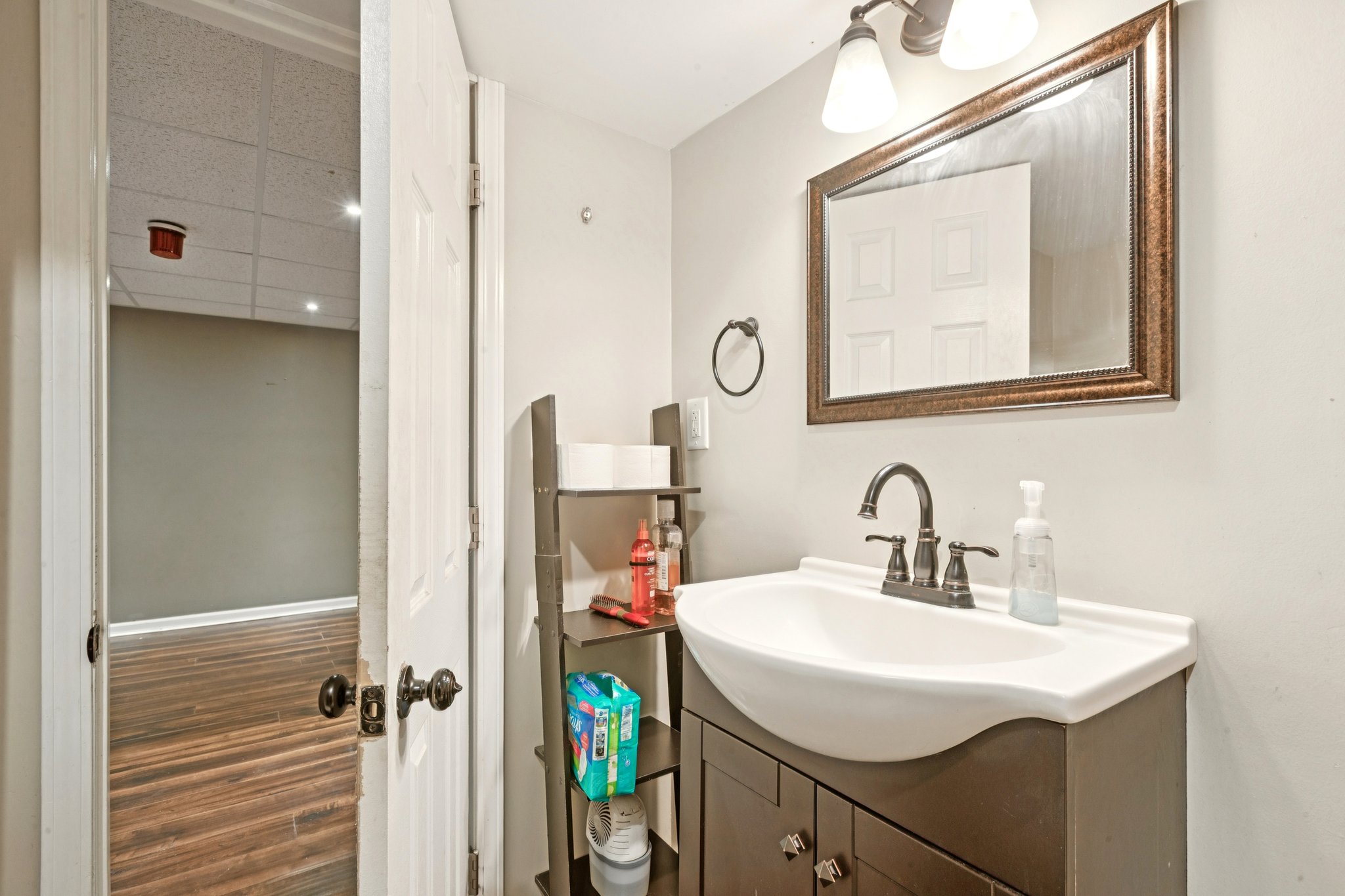 Grosvenor Ct-S1203-041.jpg