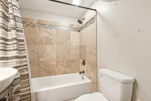 Grosvenor Ct-S1203-040.jpg