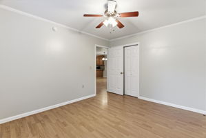  Photo 31