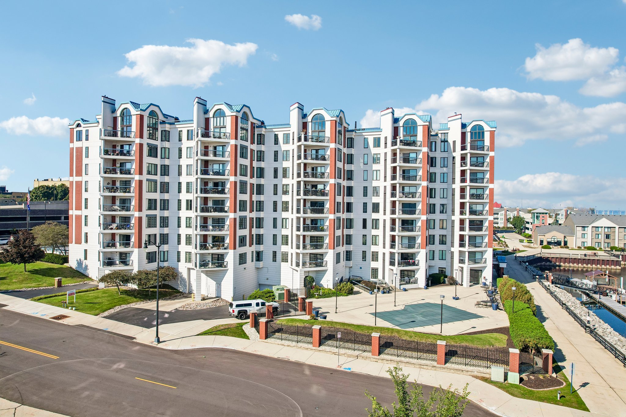 Lake Ave-S2310-042.jpg